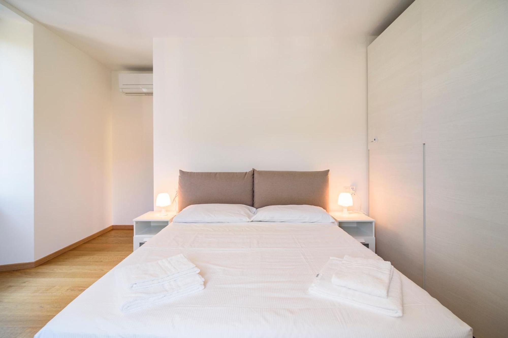 Historical Center - Free Parking And Private Terrace Apartment Como Luaran gambar